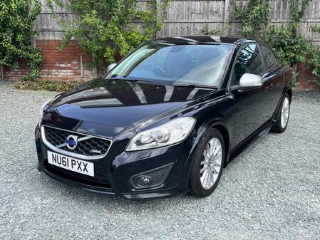 VOLVO C30 2.0 D3 R-Design